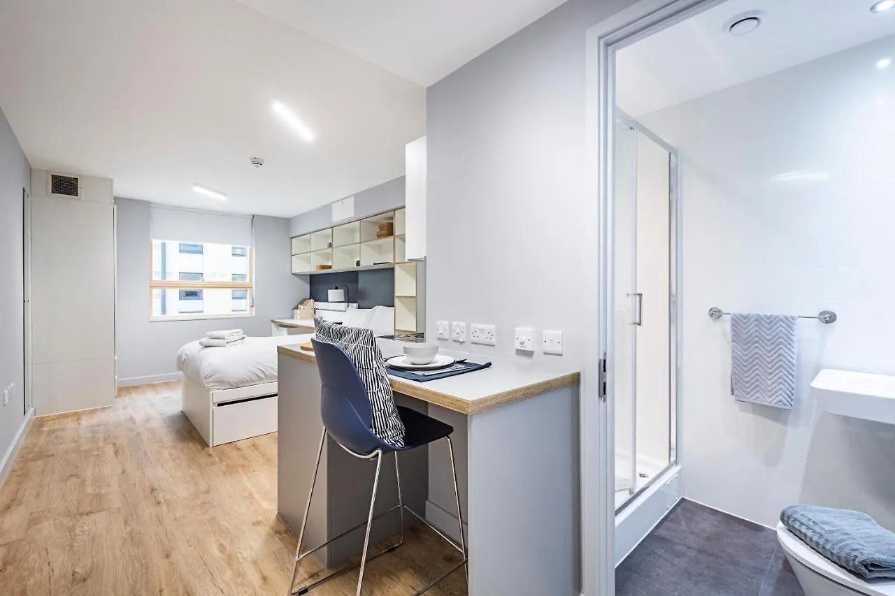 Brand New Modern Rooms, Studios & Apartments - Sk Exeter 0*,
