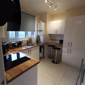 https://a-room-in-a-flat-in-london.cambridgehotelsuk.com
