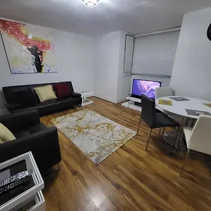 https://modern-guest-apartment.cambridgehotelsuk.com