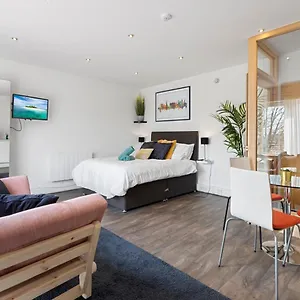 https://city-centre-apartments-stoop-apartment.cardiffhotelswales.com
