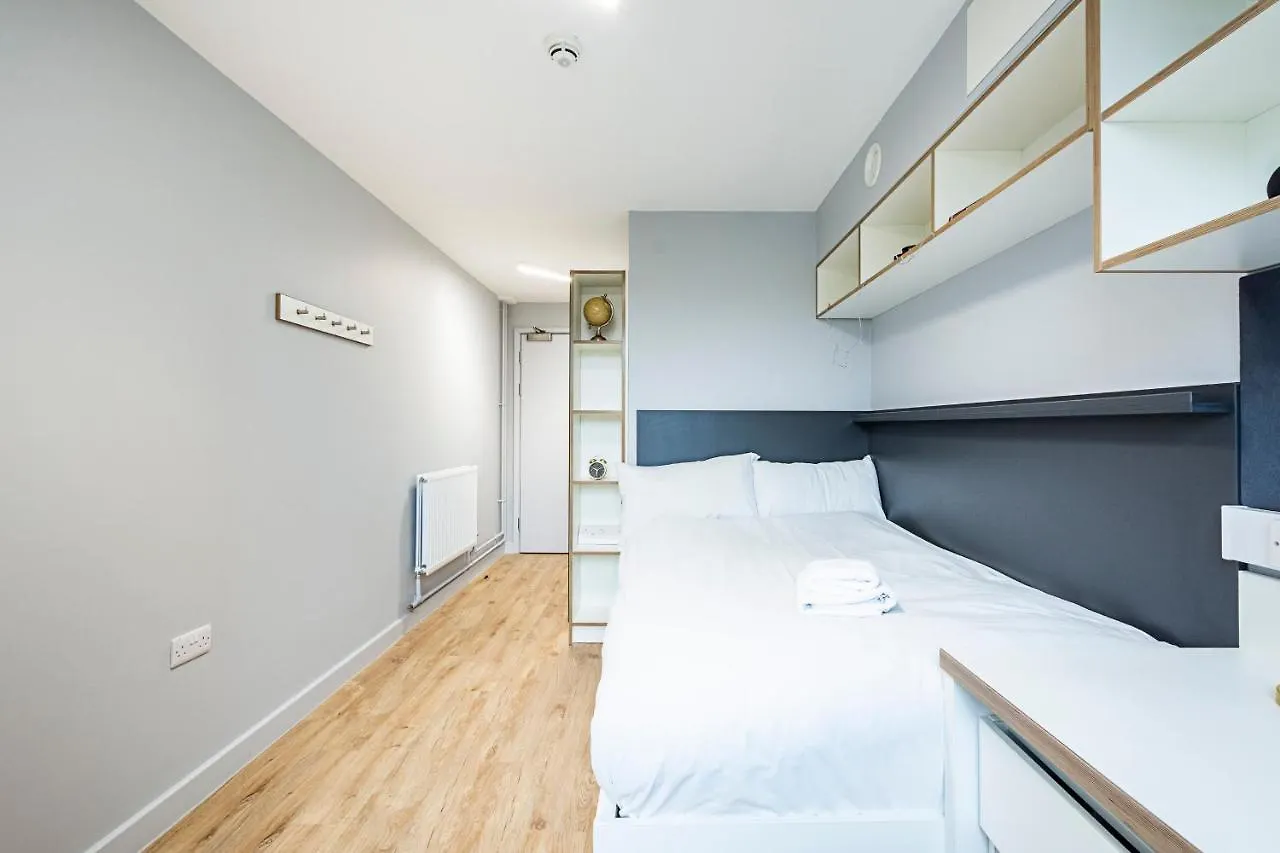 Brand New Modern Rooms, Studios & Apartments - Sk Exeter 0*,  United Kingdom