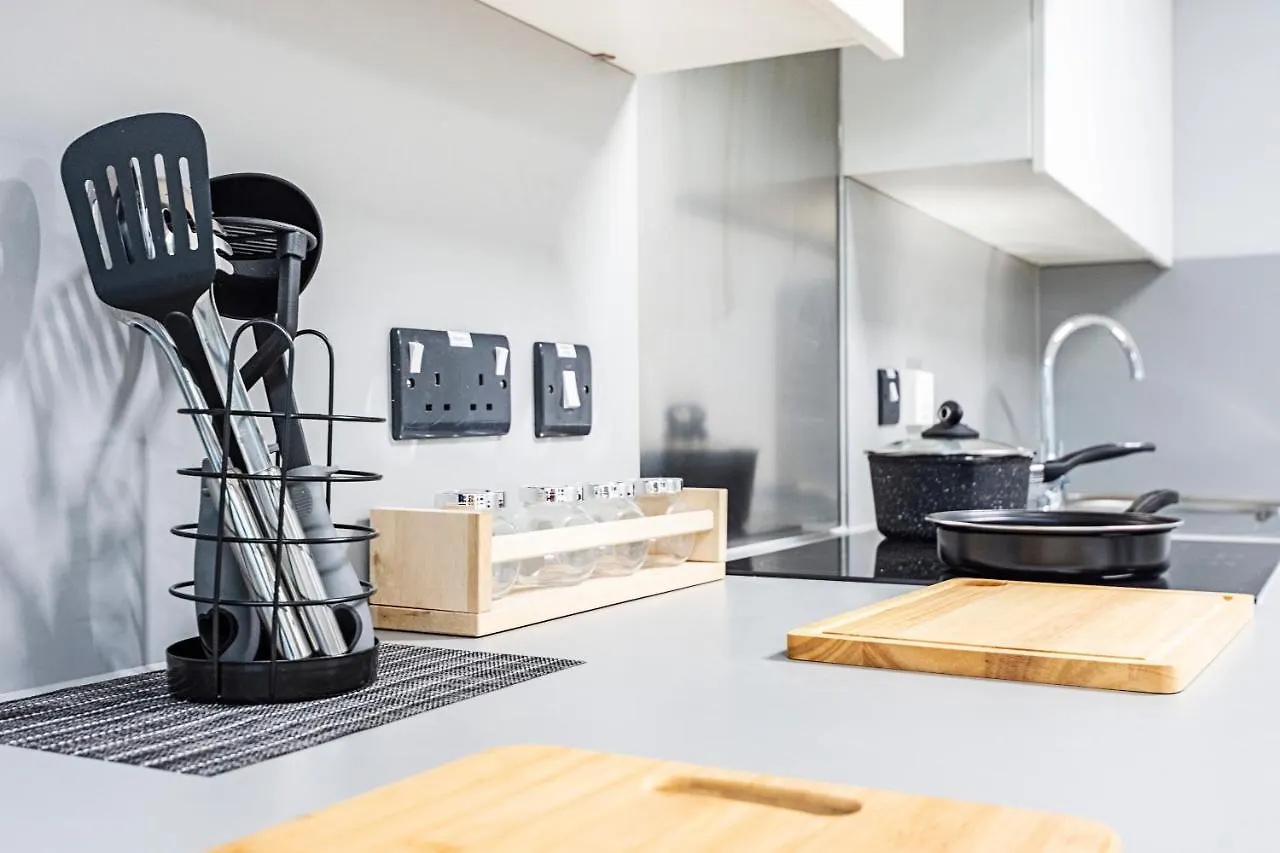 Brand New Modern Rooms, Studios & Apartments - Sk Exeter United Kingdom