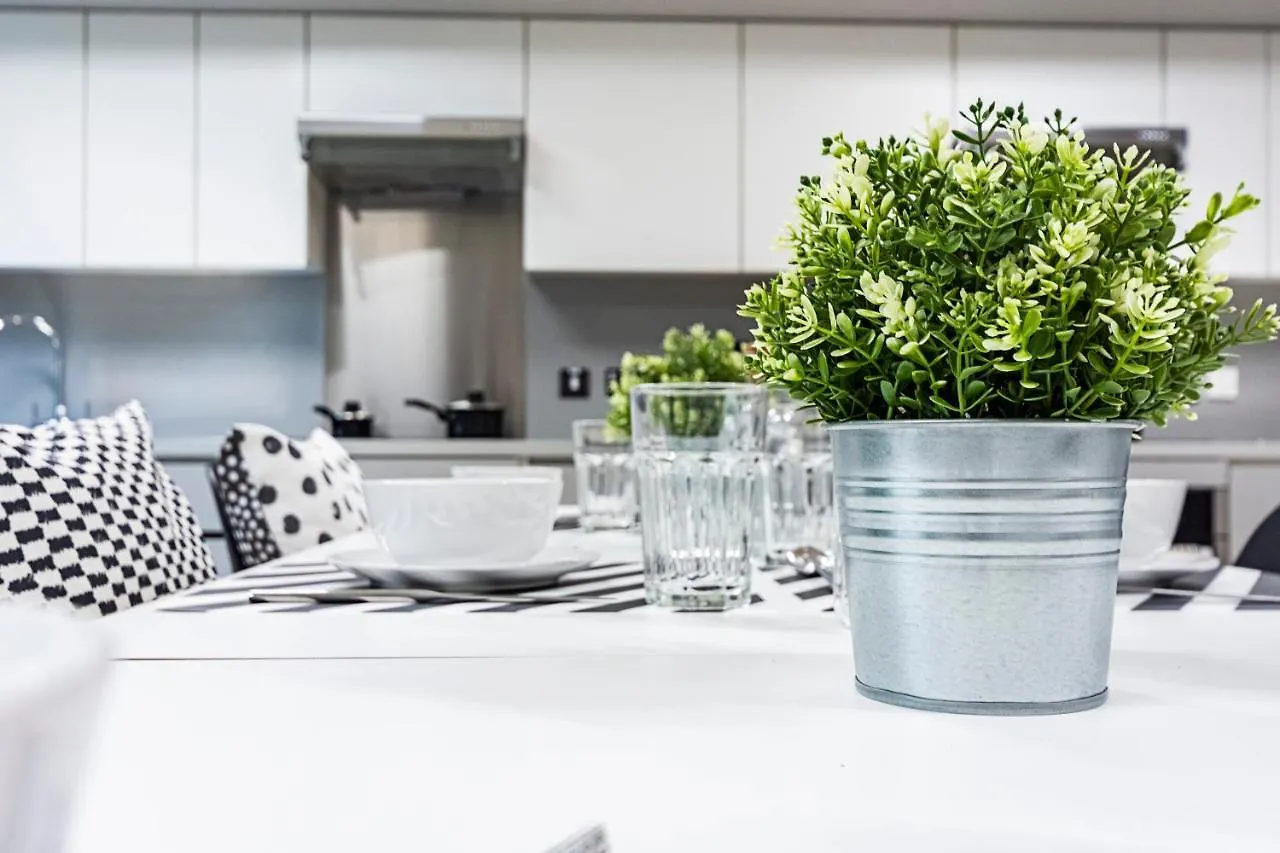 Brand New Modern Rooms, Studios & Apartments - Sk Exeter