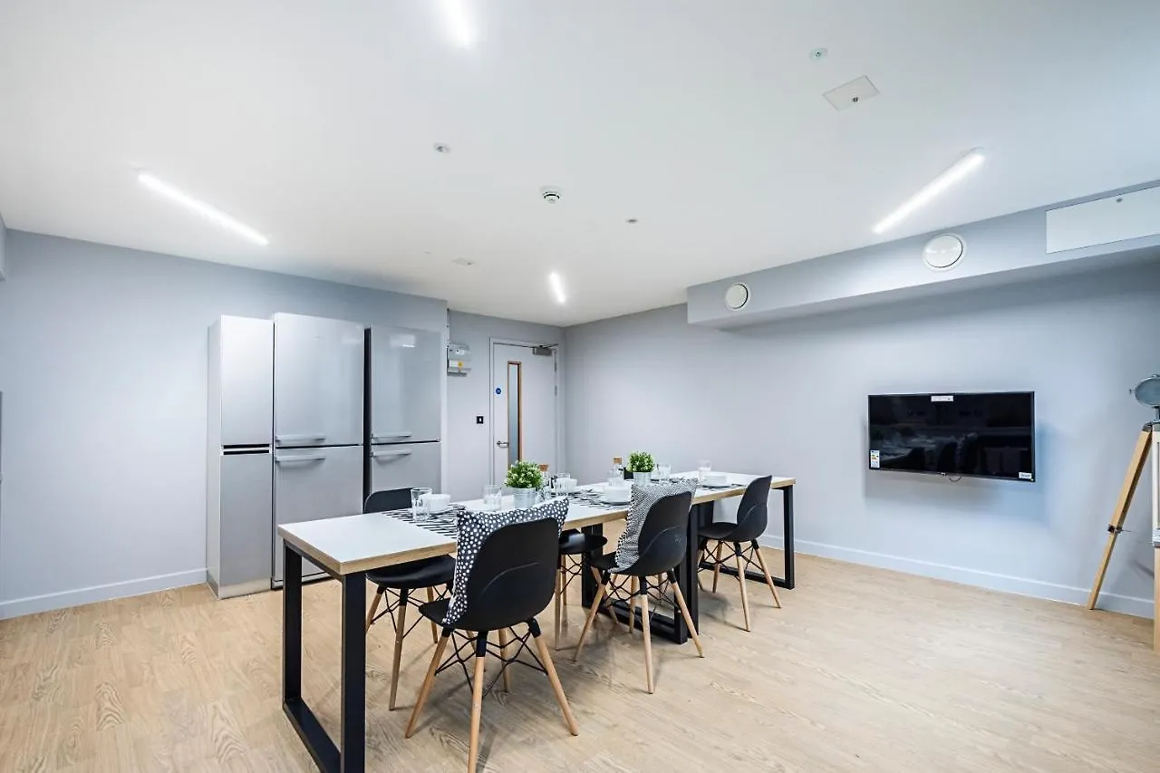 Brand New Modern Rooms, Studios & Apartments - Sk Exeter 0*,